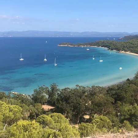 Hyetai Pour 4 Personnes Face Au Port A * Hyères