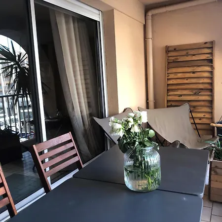Appartement Hyetai Pour 4 Personnes Face Au Port A *